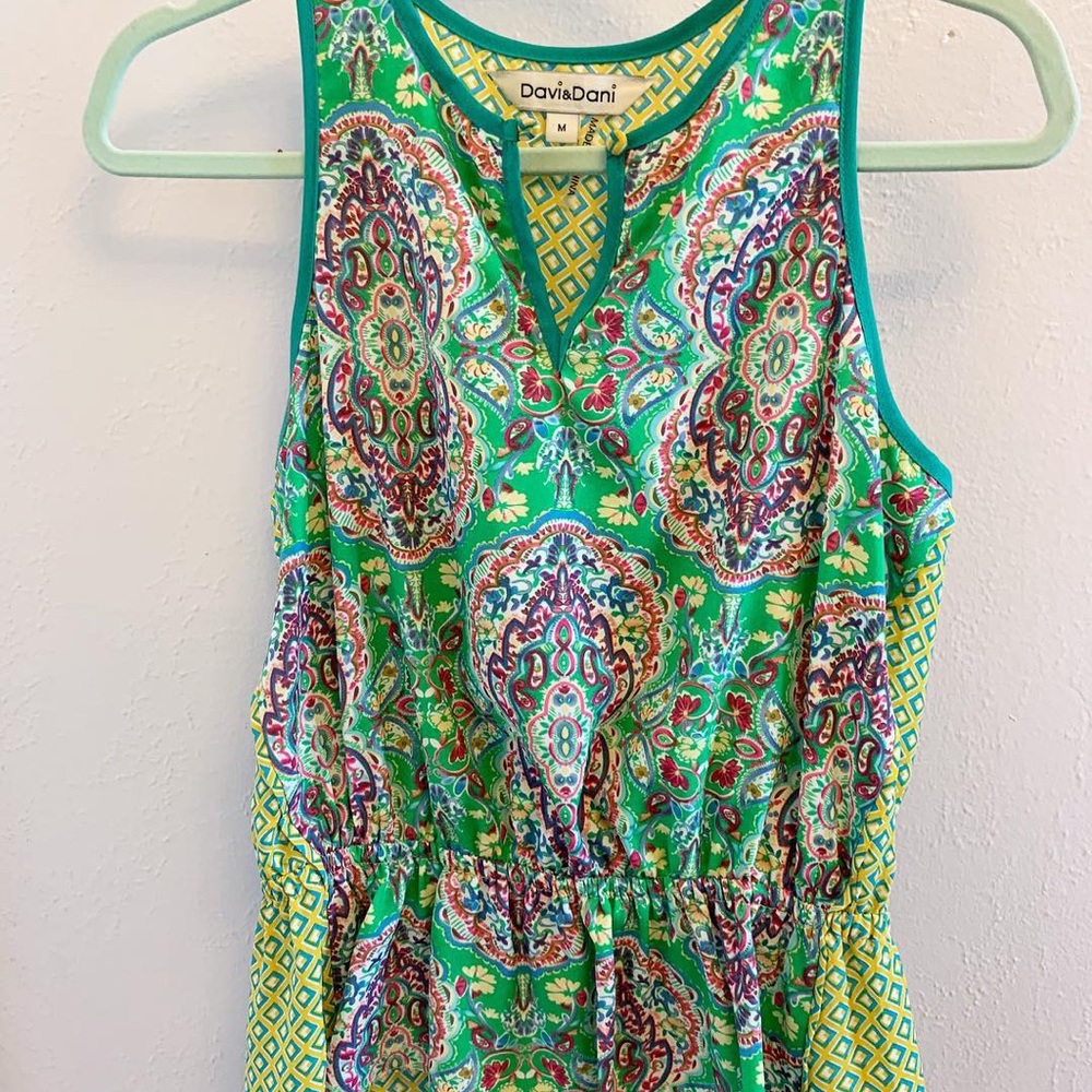 Sleeveless blouse/ tank top